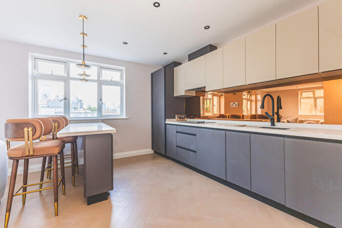 3 Bedroom Flat To Rent In Philpot Street, Whitechapel, E1