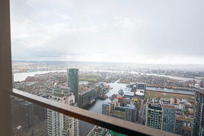 2 Bedroom Flat To Rent In Harcourt Tower, Canary Wharf, E14