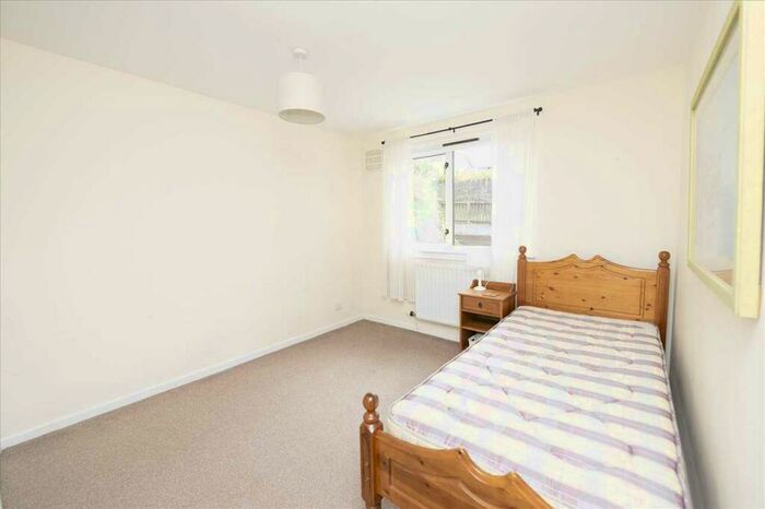 2 Bedroom Apartment To Rent In Turret Drive, FK2