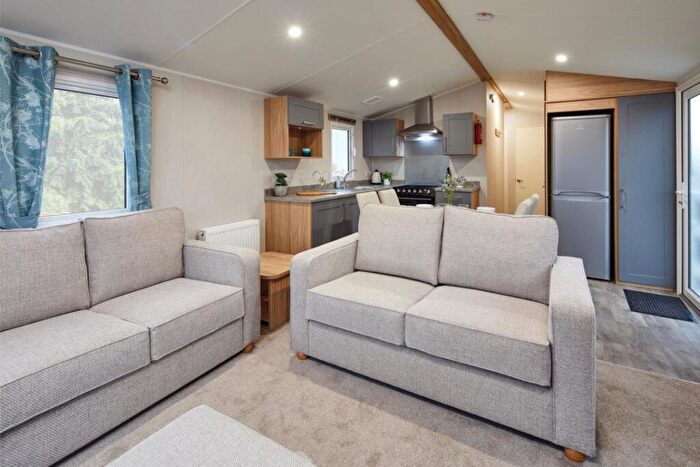 2 Bedroom Caravan For Sale In Shilling Wood, Comrie, PH6