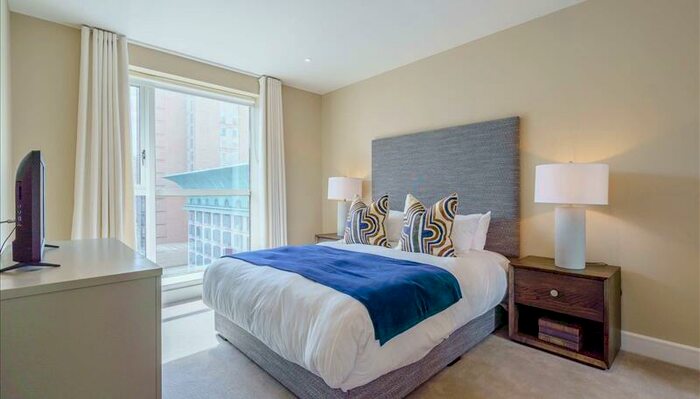 2 Bedroom Apartment To Rent In Westferry Circus, London, E14