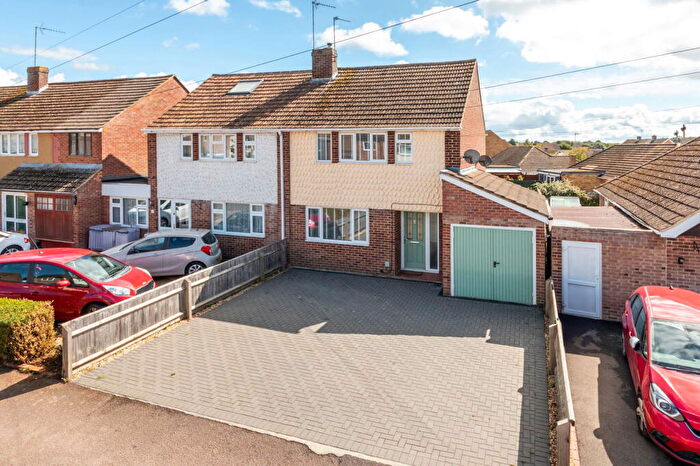 2 Bedroom Semi-Detached House For Sale In Elmscote Road, Banbury, OX16