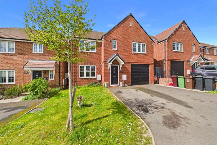5 Bedroom Detached House For Sale In Burlington Way, Bramley, Tadley, RG26