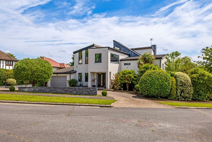 5 Bedroom Detached House To Rent In Hall Farm Close, Stanmore, HA7