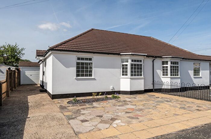 3 Bedroom Bungalow For Sale In Walton On Thames, Surrey, KT12