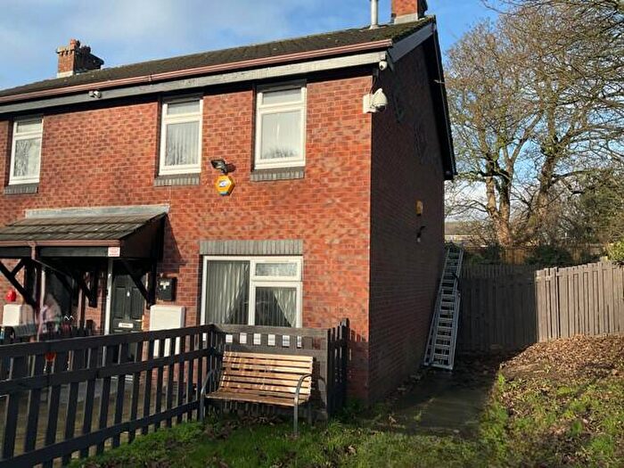 3 Bedroom Semi-Detached House To Rent In Sheldon Ridge, Bradford, West Yorkshire, BD4