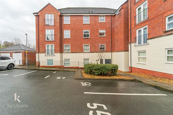 2 Bedroom Flat For Sale In Stonemere Drive, Radcliffe, Manchester, M26