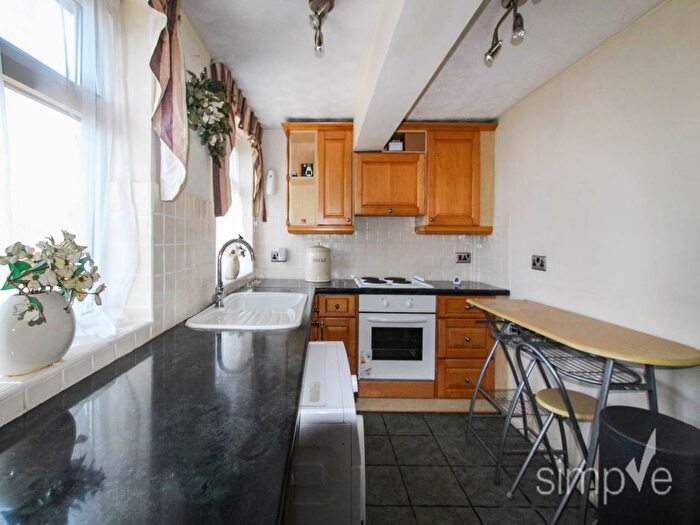 2 Bedroom Maisonette To Rent In Leybourne Road, Hillingdon, Middlesex, UB10