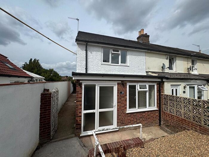 3 Bedroom End Terrace House To Rent In Broad Lane, Wilmington, DA2