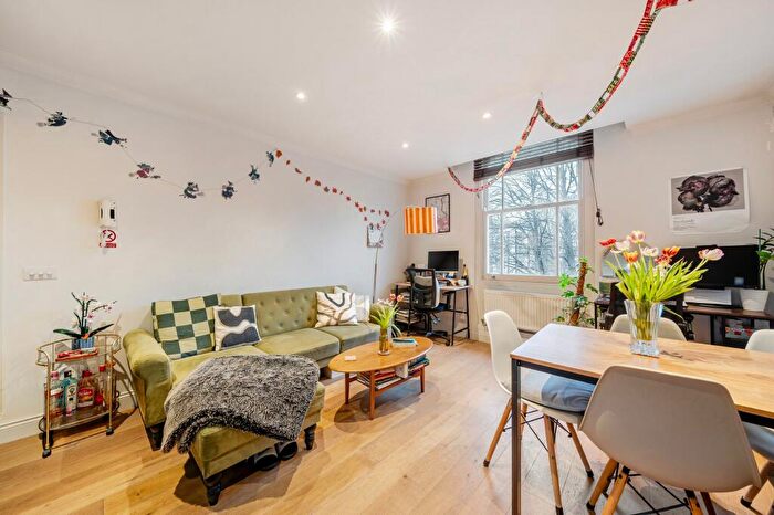 2 Bedroom Flat To Rent In Tyrwhitt Road, London, SE4