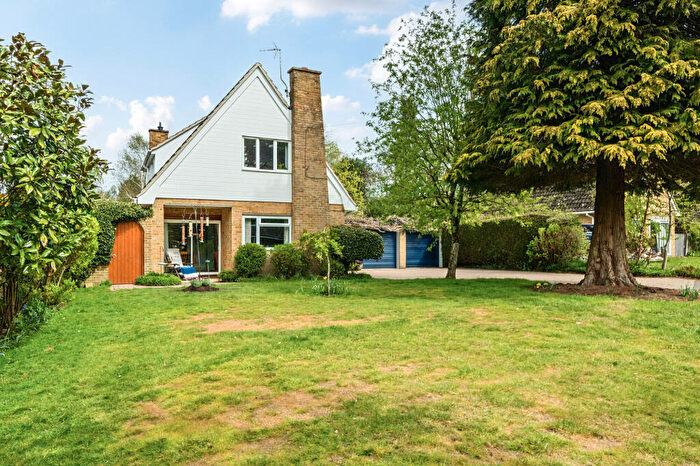 4 Bedroom Detached House For Sale In Hewshott Grove, Liphook, GU30