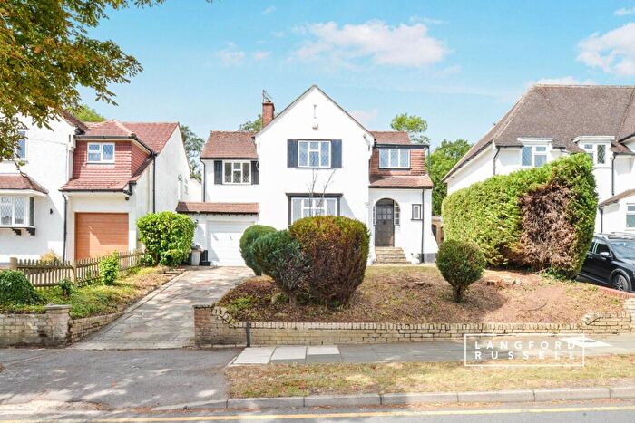 4 Bedroom Detached House To Rent In Lynwood Grove Orpington, BR6