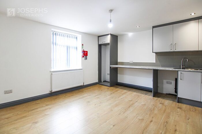 1 Bedroom Flat To Rent In Newport Street, Bolton, BL1