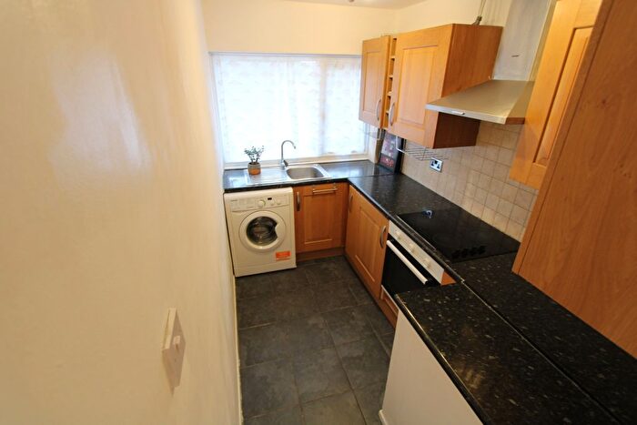 1 Bedroom Flat To Rent In Priestley Road, Mitcham, CR4