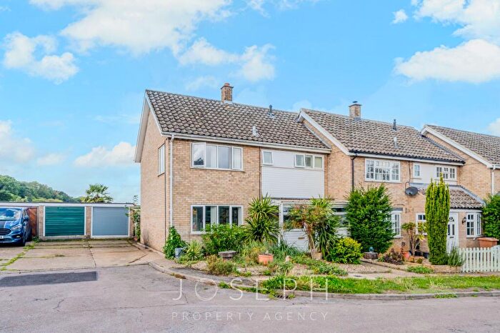 3 Bedroom End Of Terrace House For Sale In Watering Close, Lower Somersham, IP8