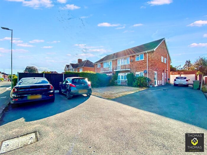 2 Bedroom Maisonette For Sale In Elmbridge Road, Gloucester, GL2