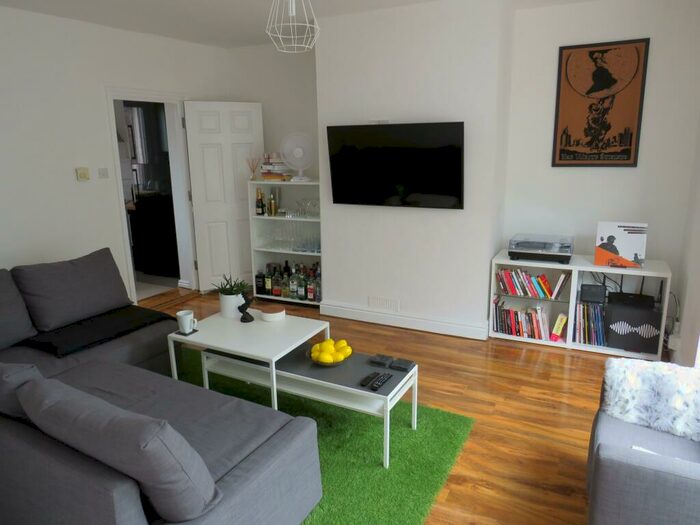 2 Bedroom Apartment To Rent In High Street, Newmarket, CB8