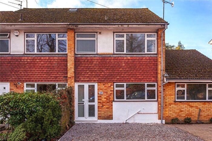 3 Bedroom Terraced House For Sale In Deanfield Avenue, Henley-on-Thames, Oxfordshire, RG9