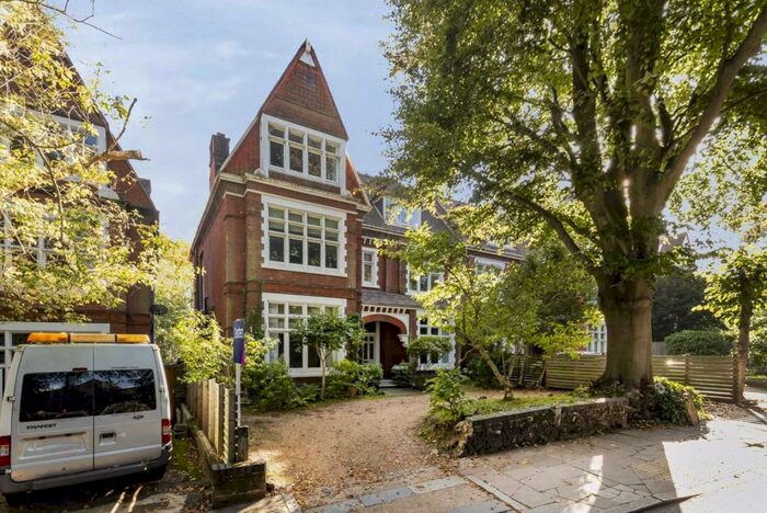 3 Bedroom Flat To Rent In Hornsey Lane, Highgate, N6