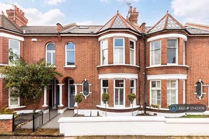 2 Bedroom Maisonette To Rent In Glenfield Road, London, SW12