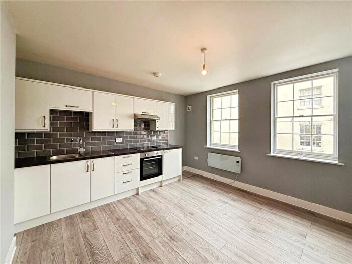 1 Bedroom Flat To Rent In Market Street, Faversham, Kent, ME13