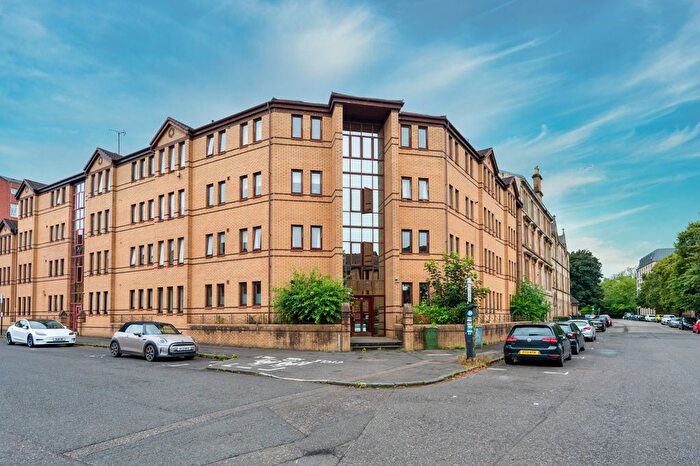 2 Bedroom Flat To Rent In North Woodside Road, Flat -, Glasgow, G20