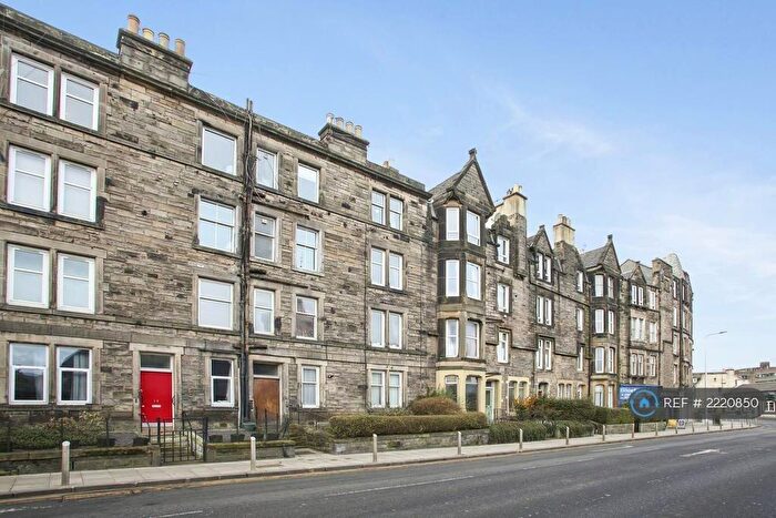 2 Bedroom Flat To Rent In Willowbrae Road, Edinburgh, EH8
