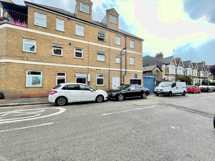 1 Bedroom Studio To Rent In Hoe Street, London E17