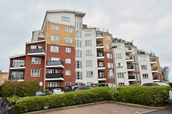 2 Bedroom Flat To Rent In The Gateway, Watford, WD18