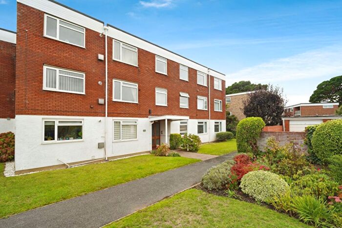 3 Bedroom Flat For Sale In Mudeford Lane, Christchurch, BH23
