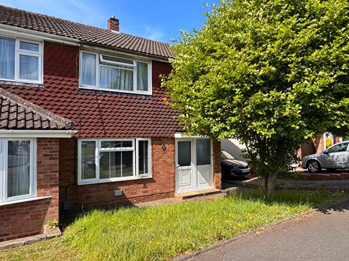 3 Bedroom Semi-Detached House To Rent In Lancing Road, Luton, LU2