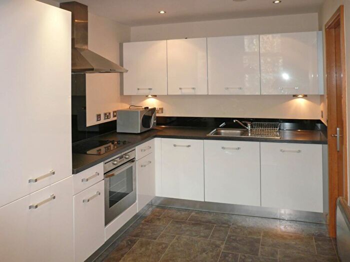 3 Bedroom Flat To Rent In Victoria Mills, Salts Mill Road, Shipley, Bradford, BD17