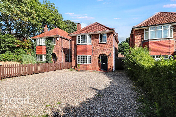 3 Bedroom Detached House For Sale In North Walsham Road, Norwich, NR6