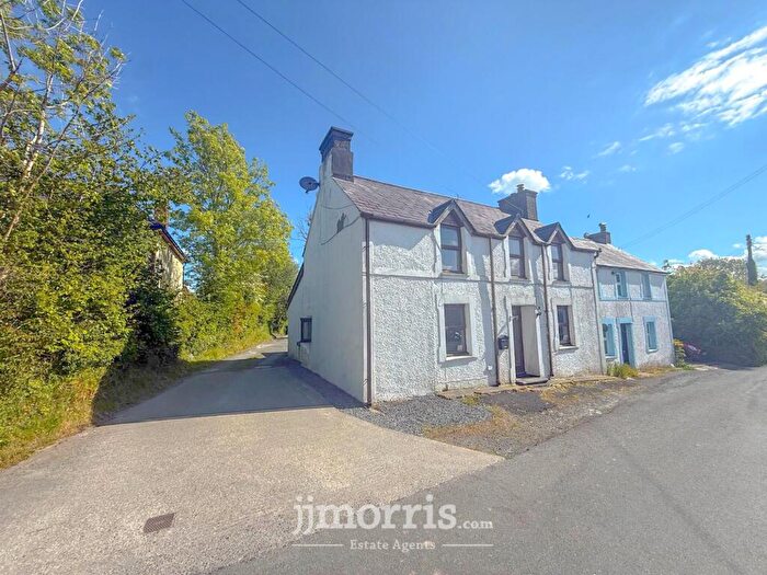 2 Bedroom Semi-Detached House For Sale In Penrhiwllan, Llandysul, SA44