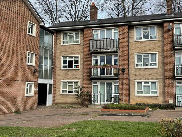 1 Bedroom Flat For Sale In Christchurch Court, Southchurch Road, Southend-on-Sea, SS1