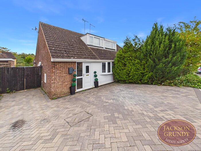 2 Bedroom House For Sale In The Slade, Daventry, NN11