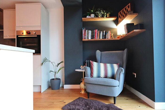 2 Bedroom Flat To Rent In Charles Place, Bristol, BS8