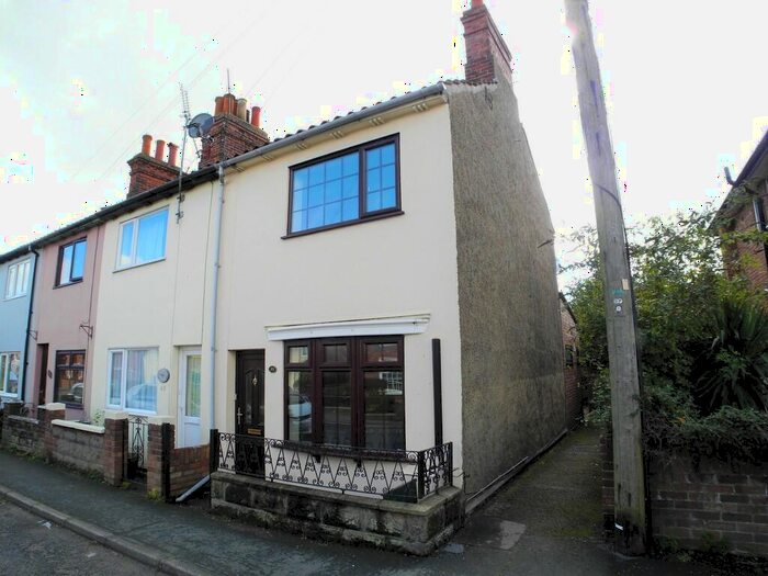 2 Bedroom End Of Terrace House To Rent In High Street, Kessingland, NR33
