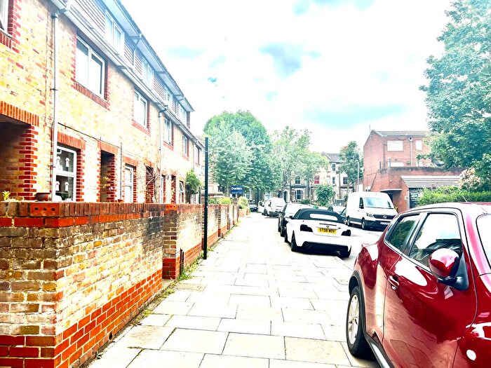 4 Bedroom End Of Terrace House To Rent In Clifton Way, London, SE15
