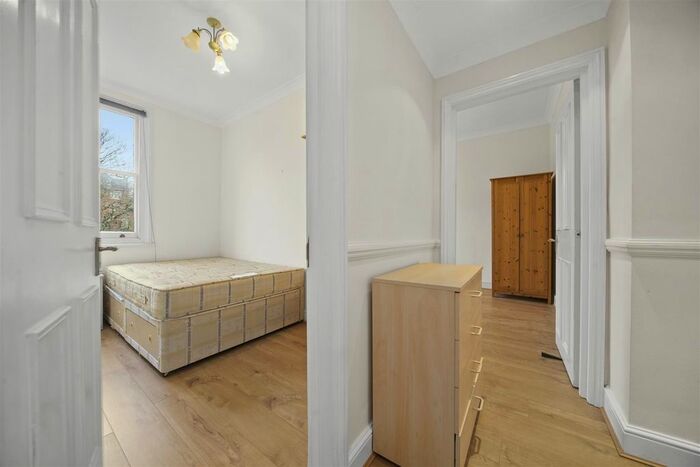 2 Bedroom Flat For Sale In Finchley Road, London, NW3
