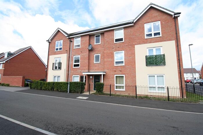 2 Bedroom Flat For Sale In St. Vincent Avenue, Newton Leys, Bletchley, MK3