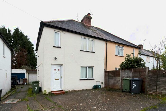 4 Bedroom Semi-Detached House To Rent In Durham Close, Guildford, GU2