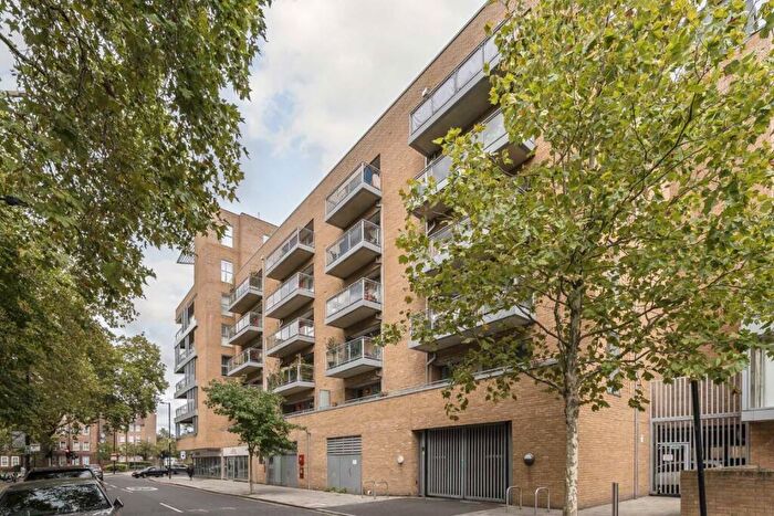 2 Bedroom Flat For Sale In Glengall Road, Peckham, SE15