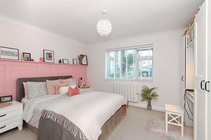 1 Bedroom Flat For Sale In Cuffley Court, Hemel Hempstead, HP2