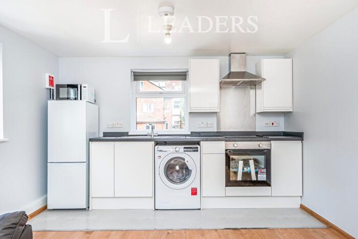 2 Bedroom Apartment To Rent In Commercial Road, Southampton, SO15