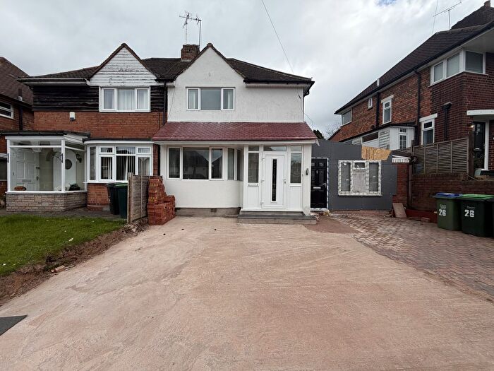 3 Bedroom Semi Detached House To Rent In Lewis Road, Oldbury, West Midlands, B68