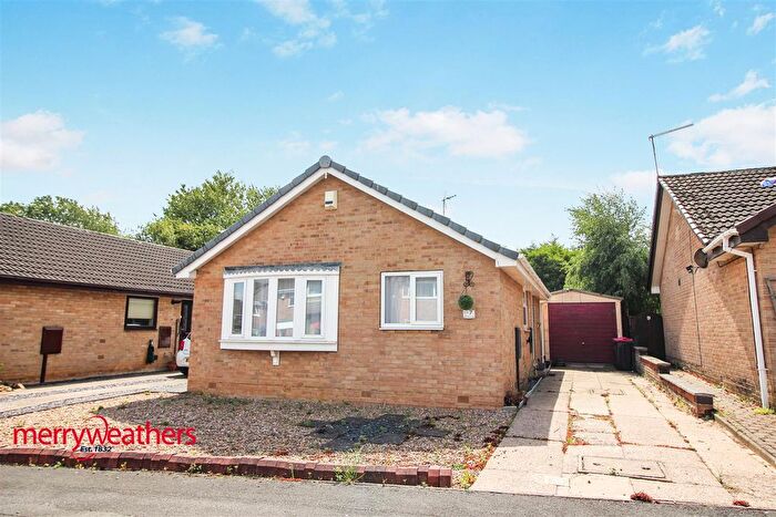 2 Bedroom Detached Bungalow For Sale In Lonsdale Close, North Anston, Sheffield, S25