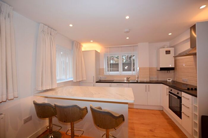 1 Bedroom Flat For Sale In Leeway Close, Hatch End, Pinner, HA5