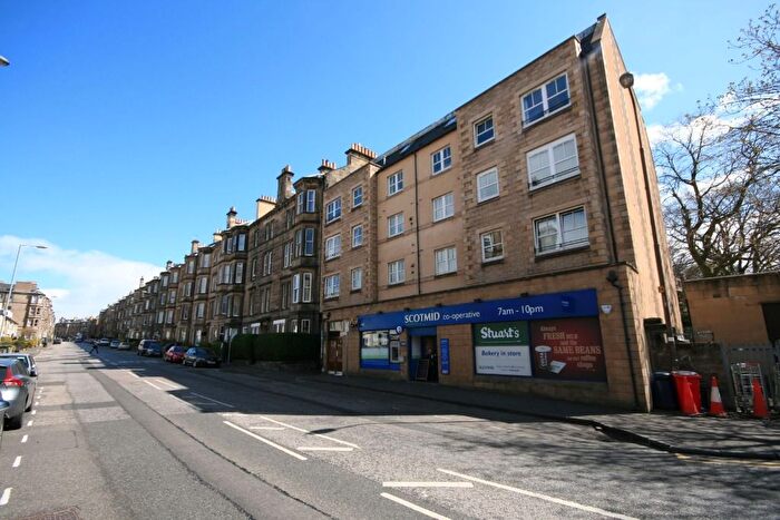 3 Bedroom Flat To Rent In Polwarth Gardens, Polwarth, Edinburgh, EH11
