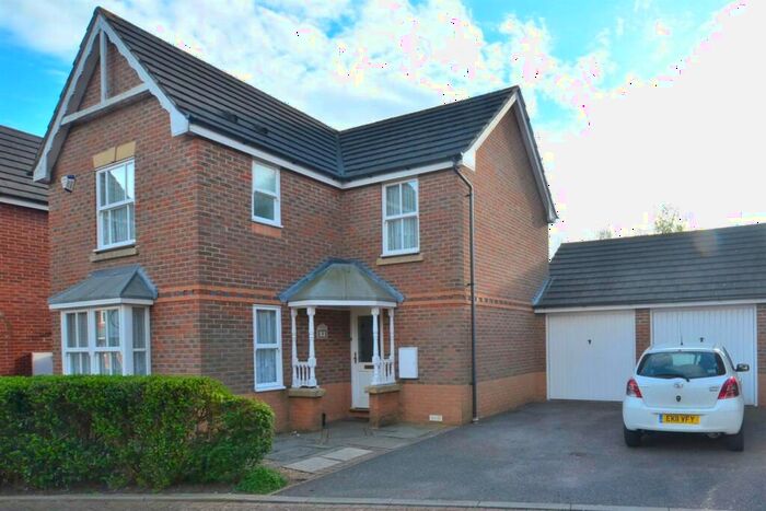 3 Bedroom Detached House To Rent In Boleyn Close, Loughton, IG10